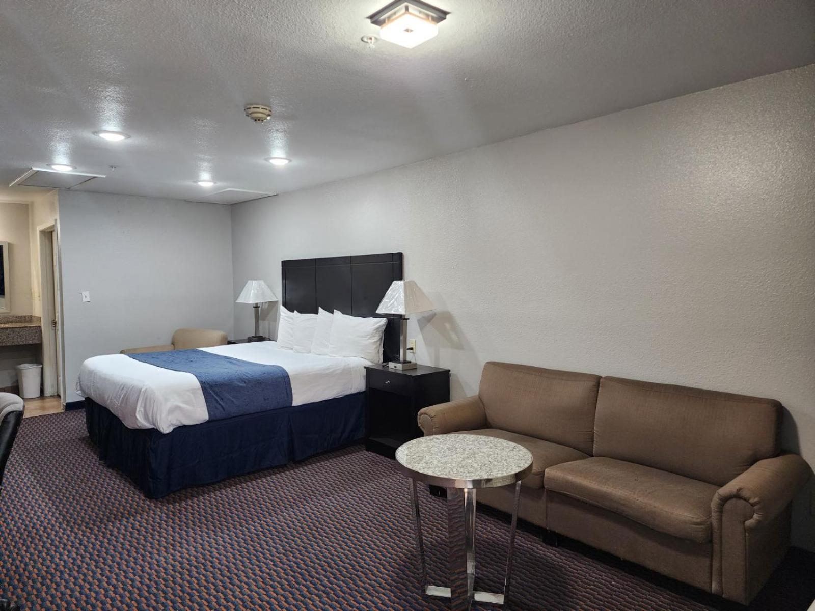 Atria Inn & Suites By Oyo, Jourdanton, Tx Exterior photo