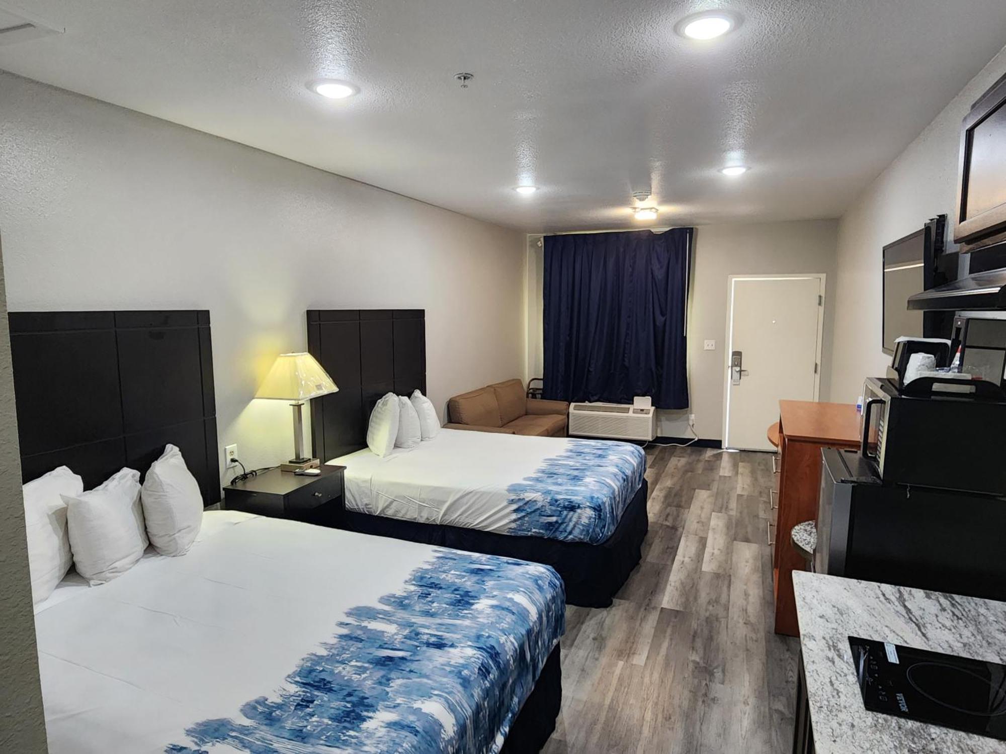 Atria Inn & Suites By Oyo, Jourdanton, Tx Exterior photo