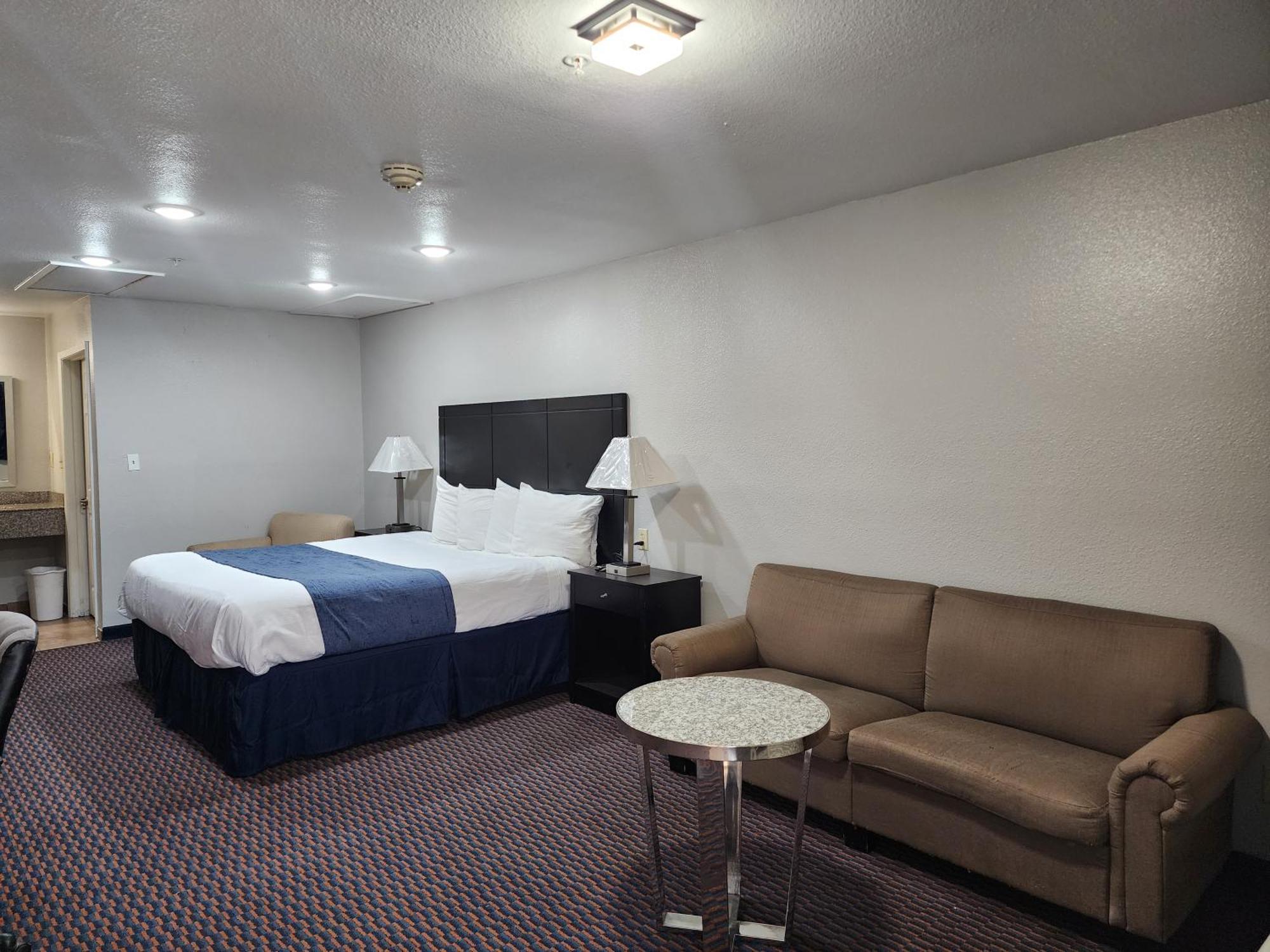 Atria Inn & Suites By Oyo, Jourdanton, Tx Exterior photo